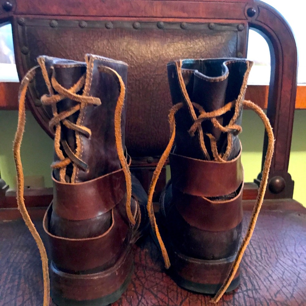 Dark 🤎brown genuine leather 🥾 boots 
LIKE NEW🆕 worn twice🥾